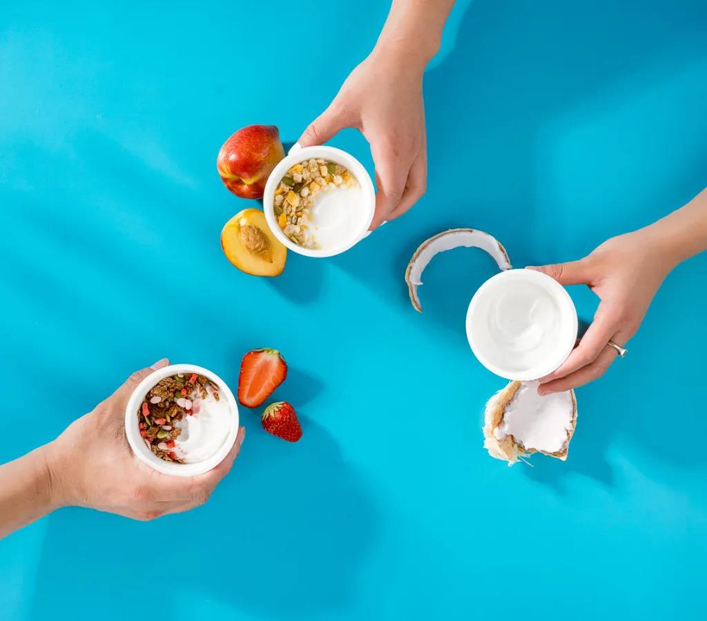 33 35 中国新锐植物基椰子酸奶品牌Yeyo椰优格正式登陆天猫