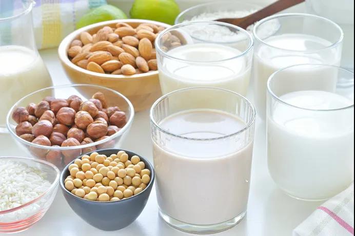 61 20 从双11看植物蛋白饮料趋势——维他奶和荷乐士植物奶脱颖而出，销量惊人！