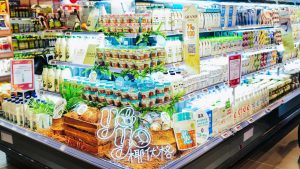 Yeyo yogurt 1 300x169 美苗食品在中国最大的高端连锁超市Ole推出Yeyo植物基椰子酸奶