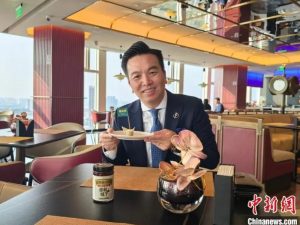 澳门青年李建炜:扎根大湾区 智造植物肉走向海内外 2025 04 22 194321 300x225 澳门青年李建炜:扎根大湾区 智造植物肉走向海内外