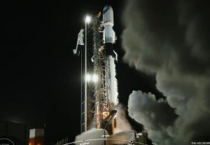 rocket blasting off space x 1 scaled 1 300x207 国际团队成功发射太空微生物实验室 探索太空食品生产新路径