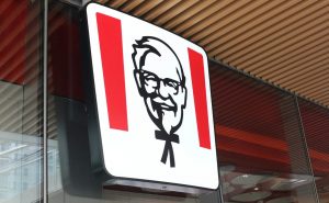 2025 09 03 202551 300x185 百胜集团全球25,000家餐厅实现94%非笼养鸡蛋采购