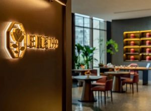 2025 12 02 193307 300x221 好食材看得见 — 旺顺阁集团目标至2035年前全面使用非笼养鸡肉和鸡蛋