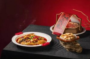 2025 12 02 193313 300x199 好食材看得见 — 旺顺阁集团目标至2035年前全面使用非笼养鸡肉和鸡蛋